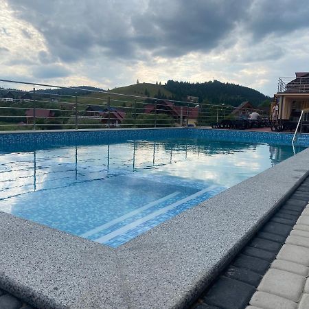 Greku Hotel Bukovel Ngoại thất bức ảnh