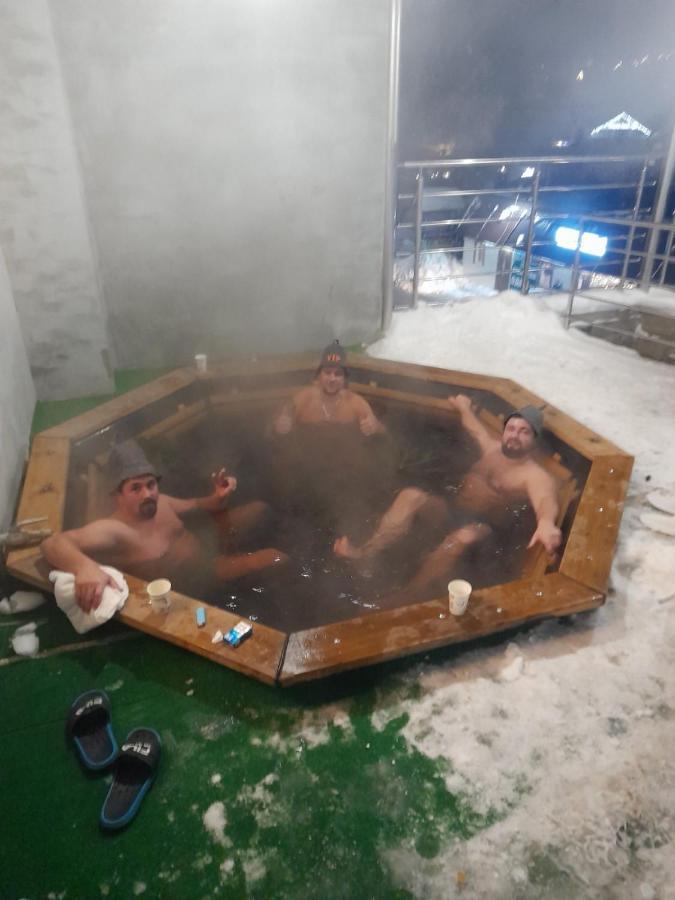 Greku Hotel Bukovel Ngoại thất bức ảnh