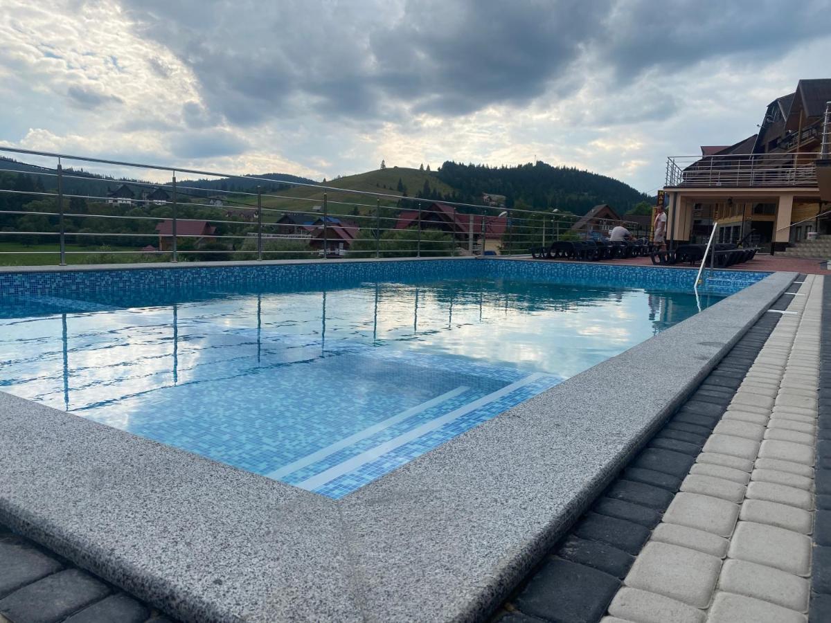 Greku Hotel Bukovel Ngoại thất bức ảnh